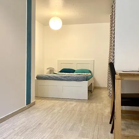 Alloggio in famiglia Camelias - Chambre Privee, Proche Mer